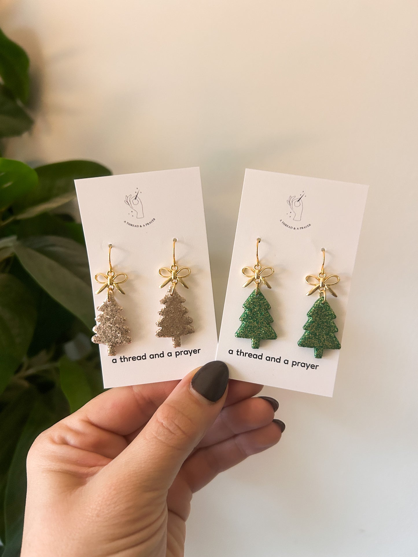Sparkle Christmas Trees with Bow | Christmas Style | Holidays | Christmas Gifts | Stocking Stuffers