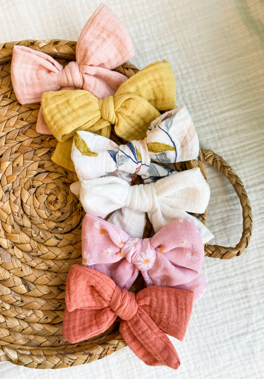 Handmade Dainty Baby Bows | Girlie Hair Bows | Neutral Bows | Muslin Bows | Double Gauze | Alligator Clips | Baby Head bows | Soft Muslin | Baby | 100% Cotton